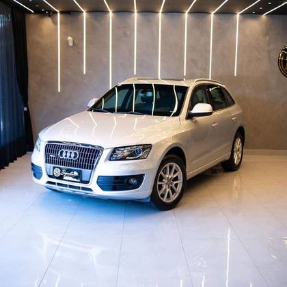 AUDI Q5 2.0 TFSI AMBIENTE 16V 211CV GASOLINA 4P AUTOMÁTICO AUDI Q5 2.0 TFSI AMBIENTE 16V 211CV GASOLINA 4P AUTOMÁTICO